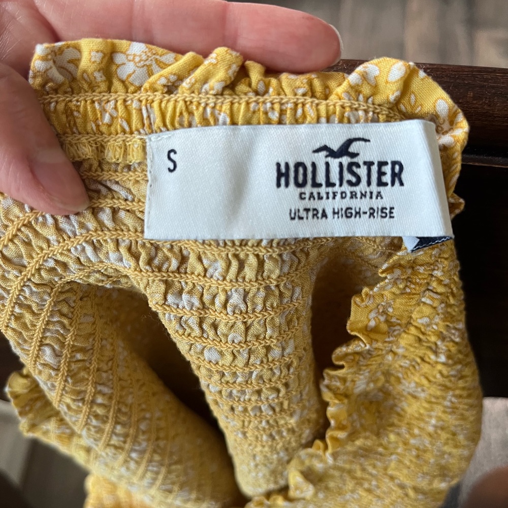 Yellow flower Hollister skirt